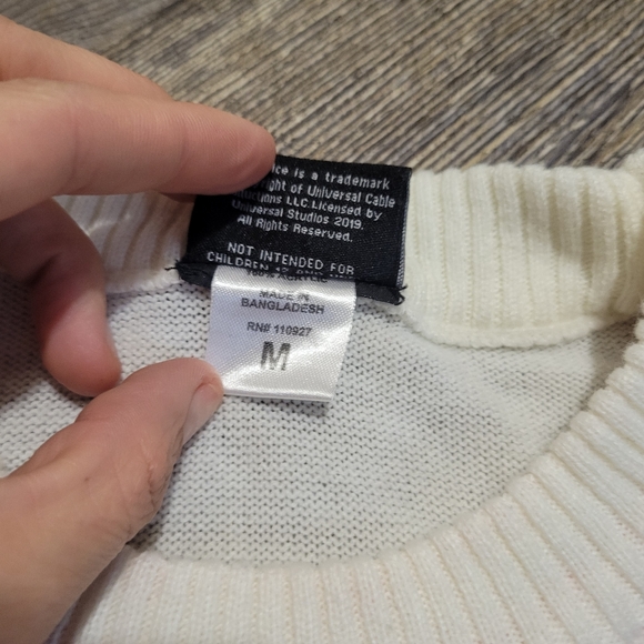 Dunder Mifflin holiday sweater - Picture 3 of 4